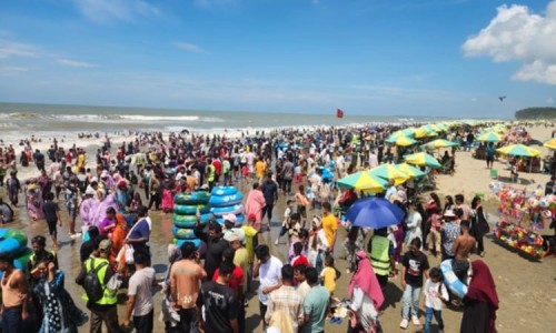 দুর্গাপূজার ছুটিতে পর্যটনের প্রাণচাঞ্চল্য, চাঙা স্থানীয় অর্থনীতি